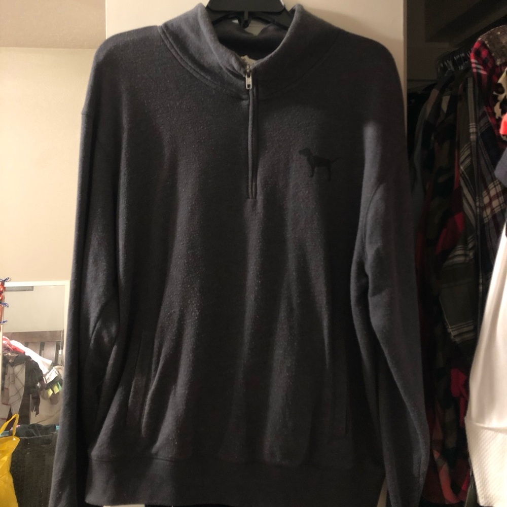 Gray sweatshirt